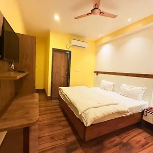 Hotel Shivam - Near Kashi Vishwanath Temple With Parking And Lift